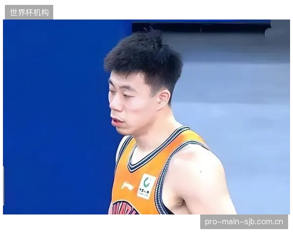 张镇麟入选常规赛二阵，他在上海队的防守端影响力得到充分体现。